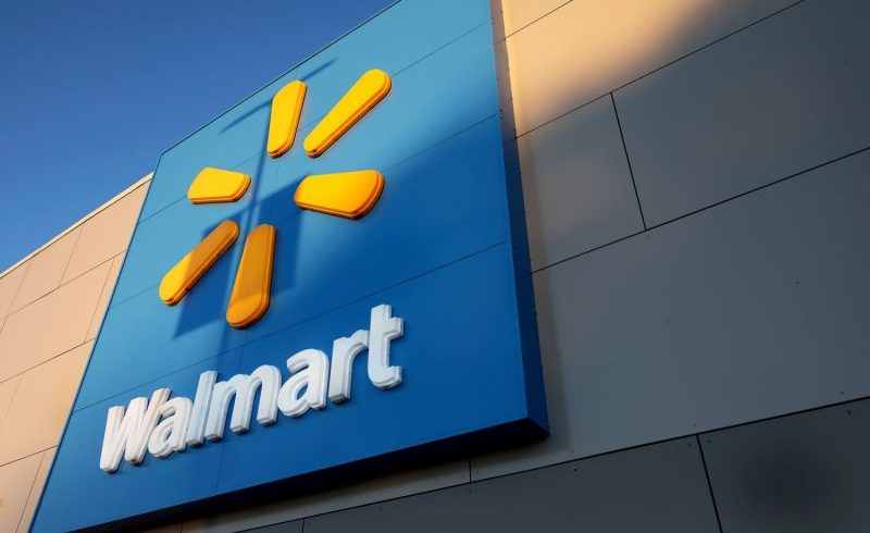 Bargain hunters drive Walmart sales and outlook higher