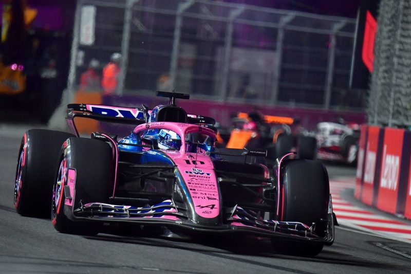 Lando Norris captures pole for Las Vegas Grand Prix