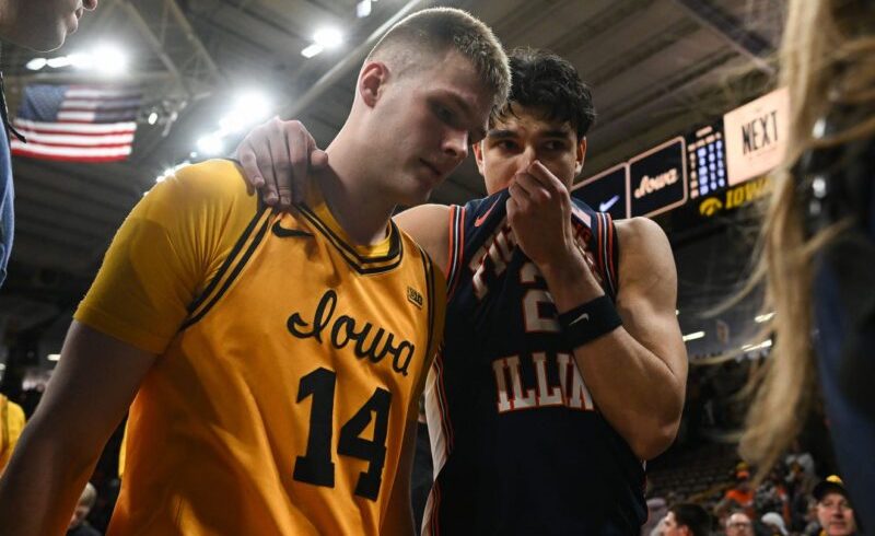 Illinois vs Iowa live updates, predictions, time, how to watch Elite 8 game