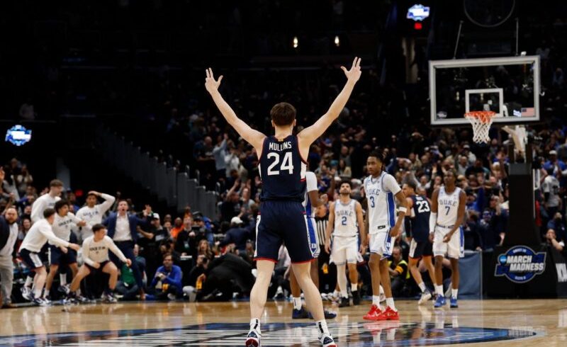 Elite 8 winners, losers: UConn comeback, droughts end, Duke chokes again