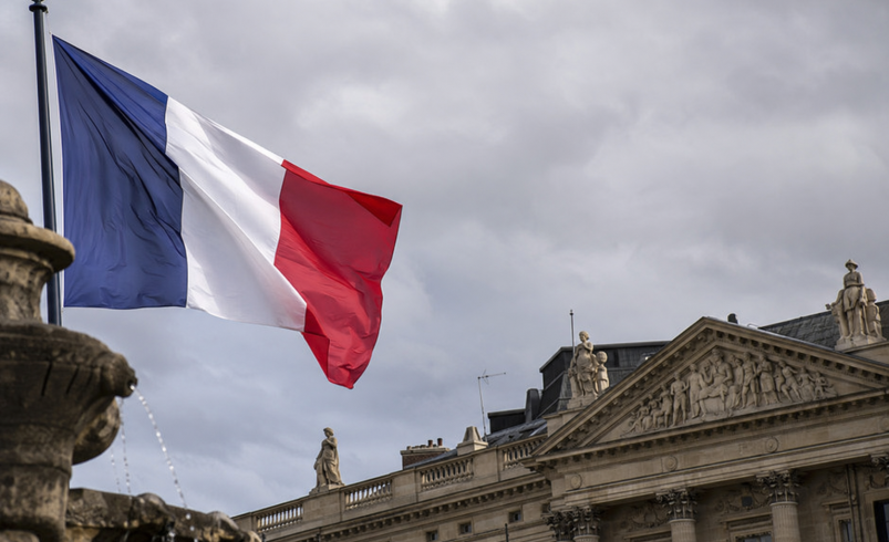 IMF warns France on fiscal risks as deficit lingers