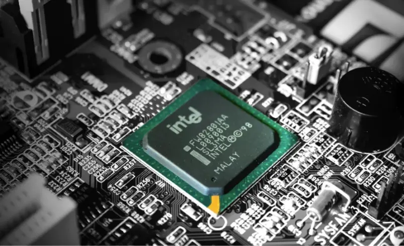 Intel and AMD Fell on Oil and Bond Yields, Not on Chips